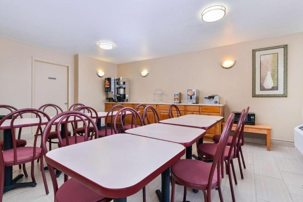 Days Inn By Wyndham Albuquerque Northeast Екстериор снимка