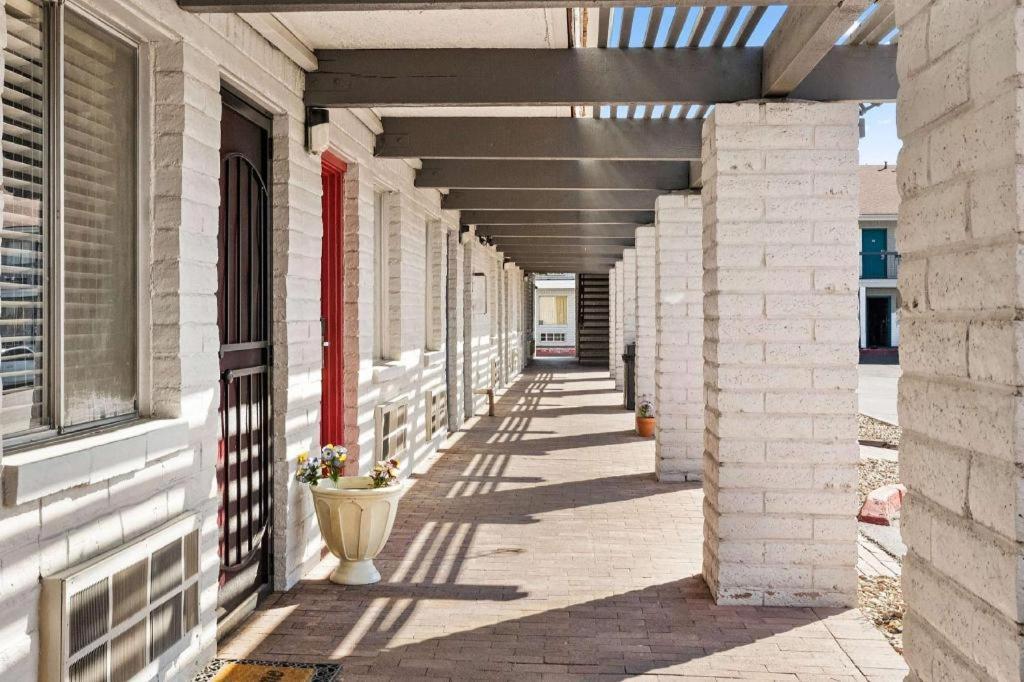 Days Inn By Wyndham Albuquerque Northeast Екстериор снимка